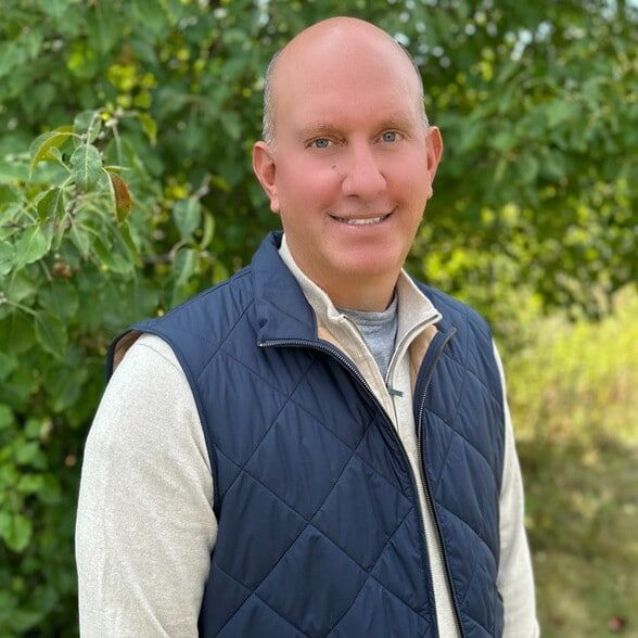 Land Listing Agent Photo