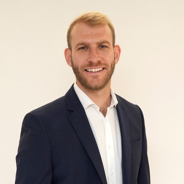 Land Listing Agent Photo