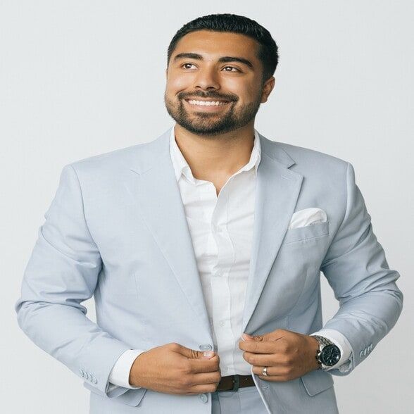 Land Listing Agent Photo