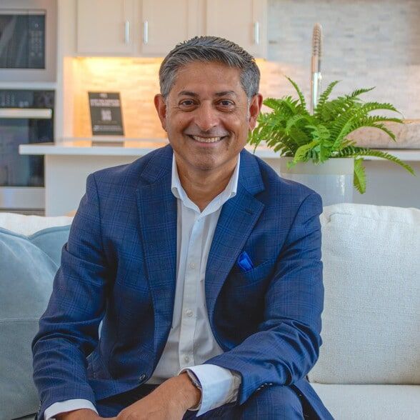 Land Listing Agent Photo