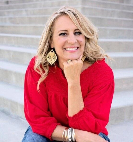 Land Listing Agent Photo