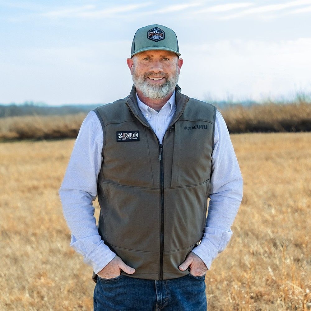 Land Listing Agent Photo