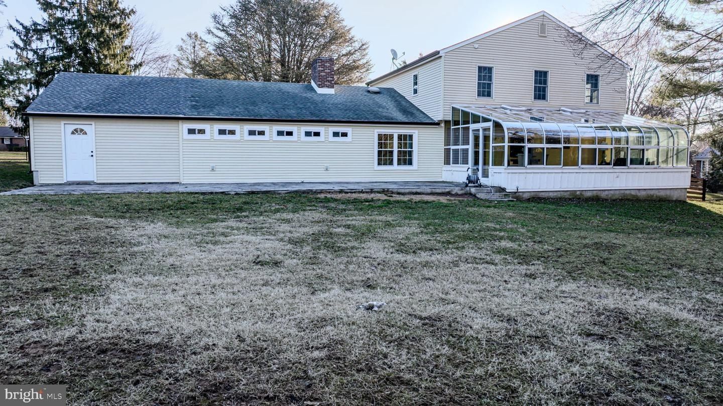 Land Listing Agent Photo