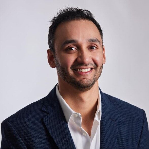 Land Listing Agent Photo