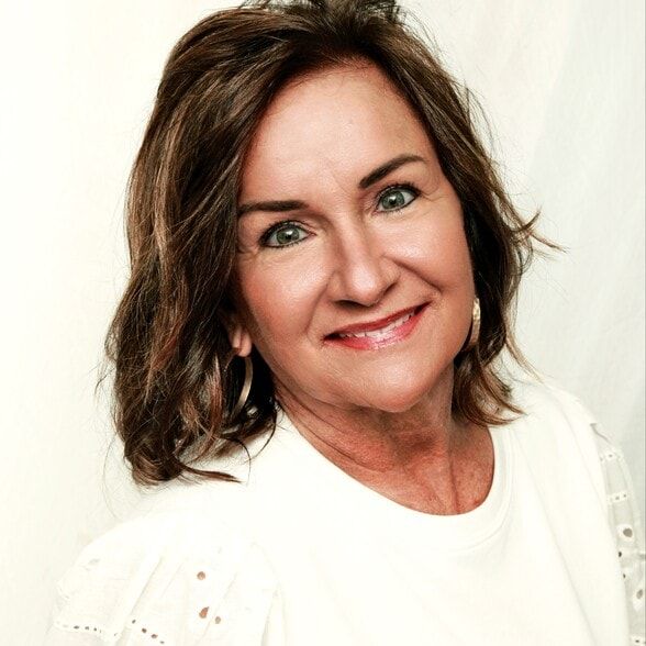 Land Listing Agent Photo