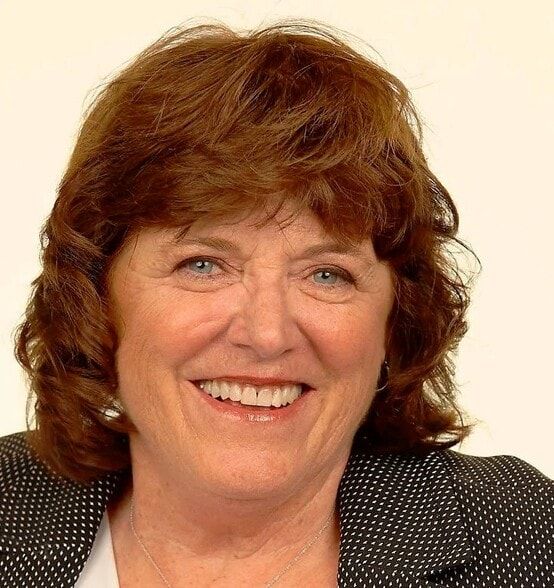 Land Listing Agent Photo