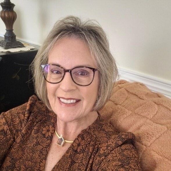 Land Listing Agent Photo