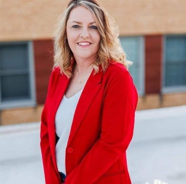 Land Listing Agent Photo