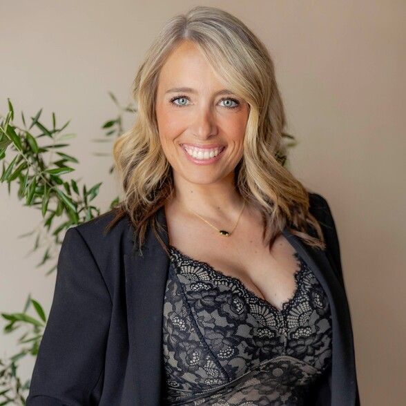 Land Listing Agent Photo