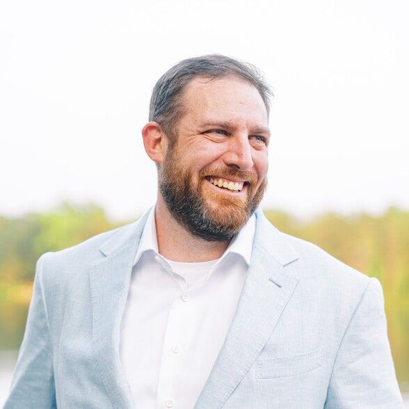 Land Listing Agent Photo