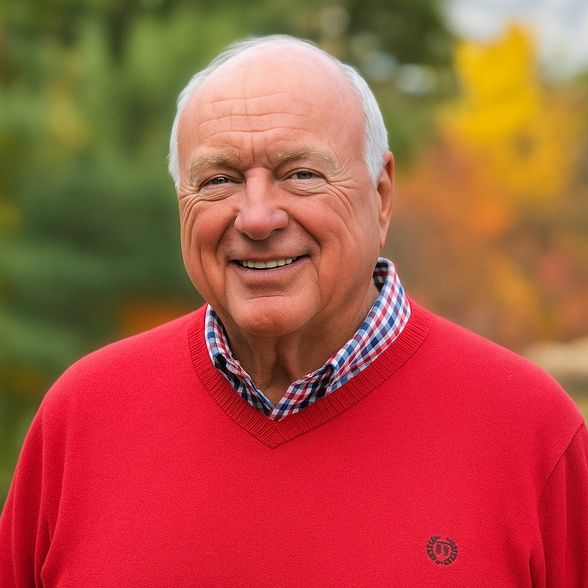 Land Listing Agent Photo