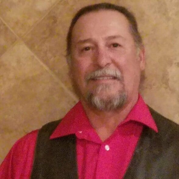 Land Listing Agent Photo