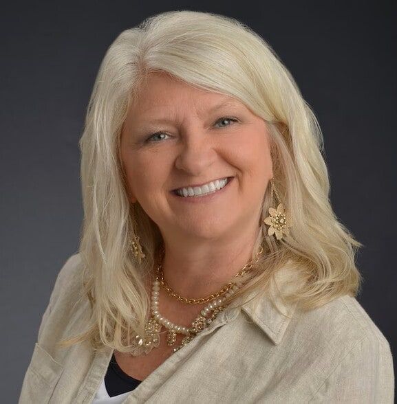 Land Listing Agent Photo