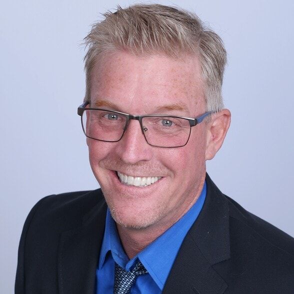 Land Listing Agent Photo