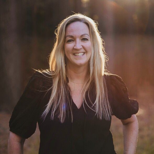 Land Listing Agent Photo