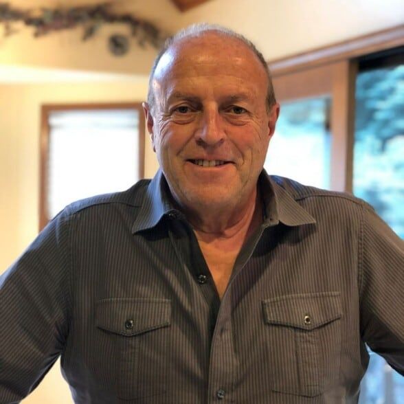 Land Listing Agent Photo