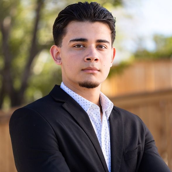 Land Listing Agent Photo