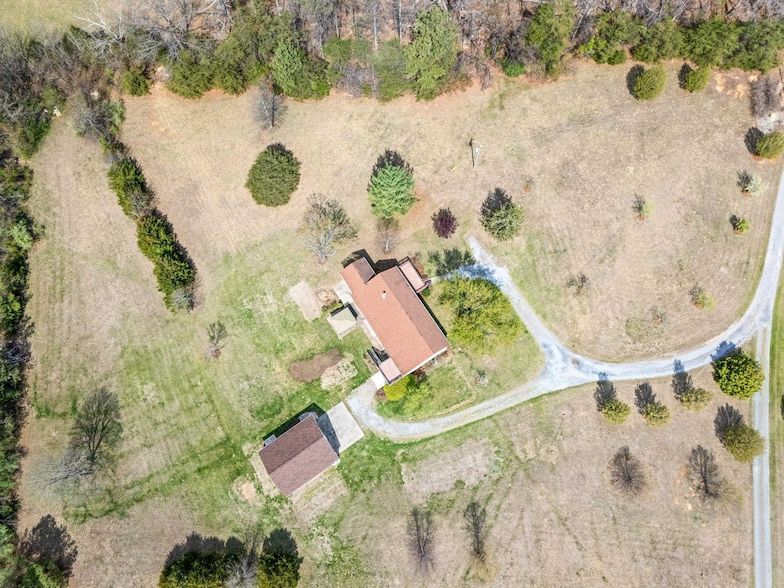 Land Listing Agent Photo