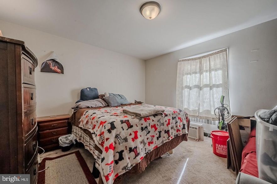 Land Listing Agent Photo