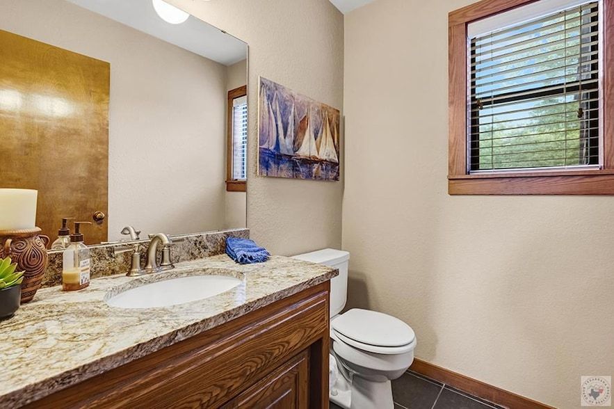 Land Listing Agent Photo