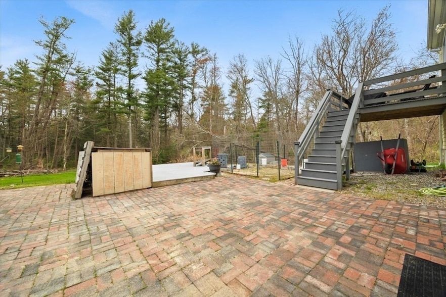 Land Listing Agent Photo