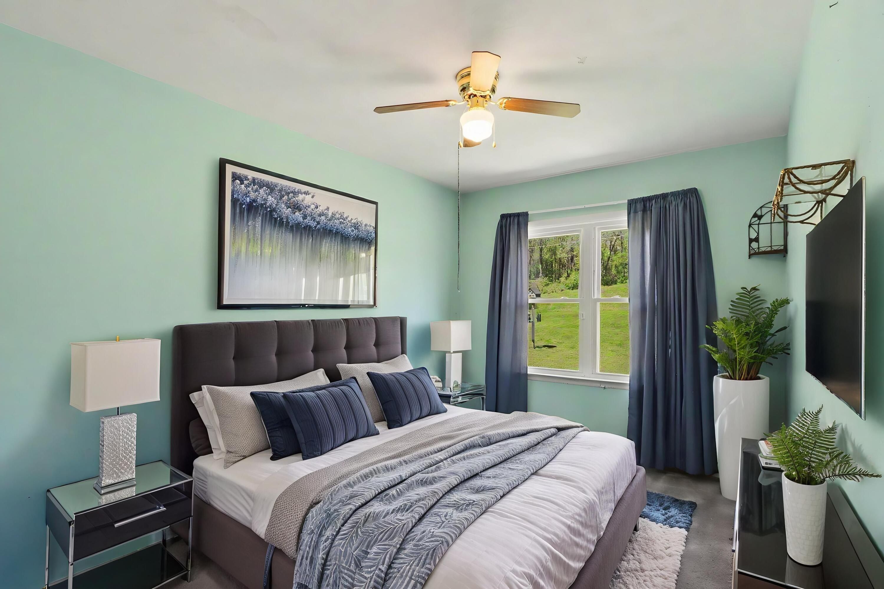 Land Listing Agent Photo