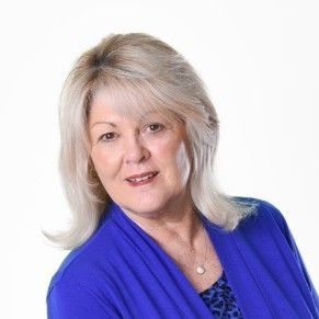 Land Listing Agent Photo