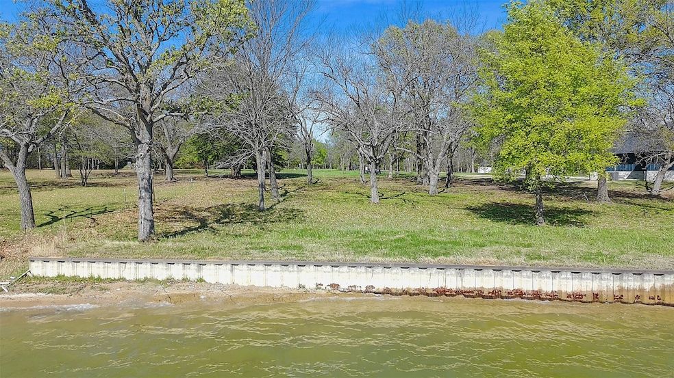 Land Listing Agent Photo