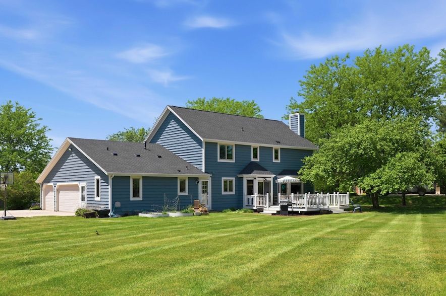 Land Listing Agent Photo