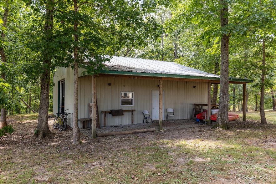 Land Listing Agent Photo