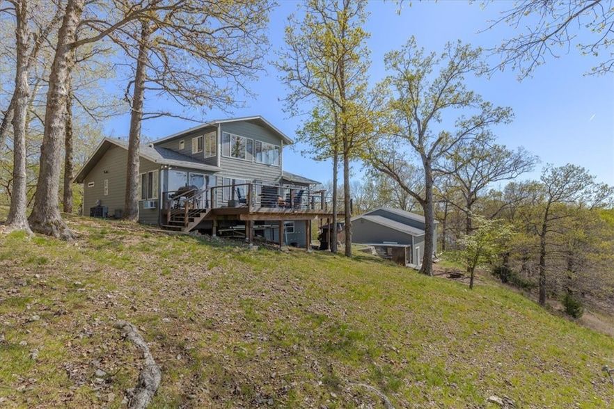 Land Listing Agent Photo