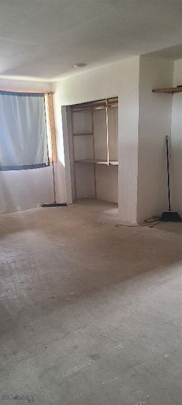 Land Listing Agent Photo