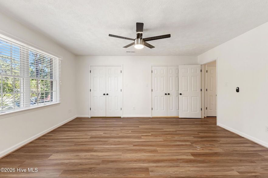 Land Listing Agent Photo