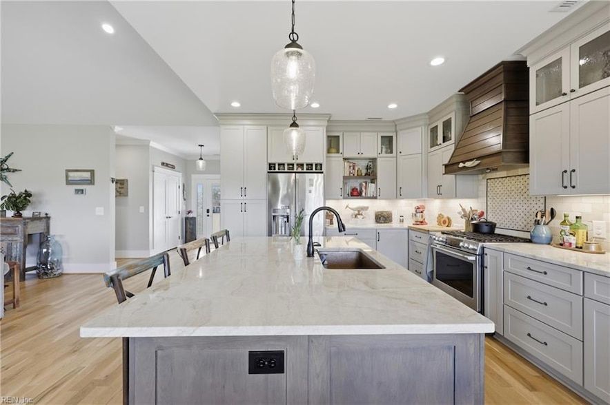 Land Listing Agent Photo