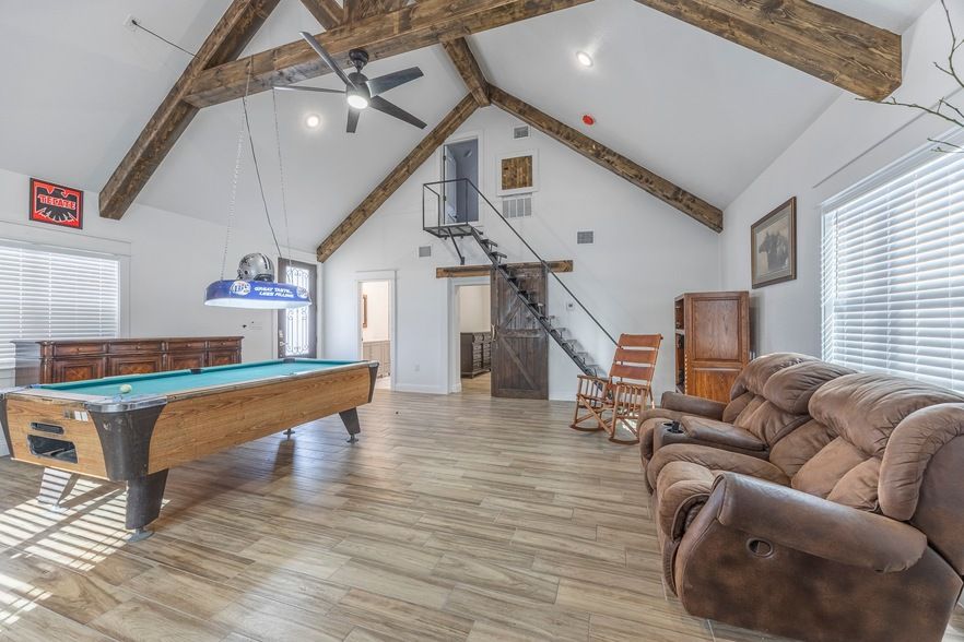 Land Listing Agent Photo