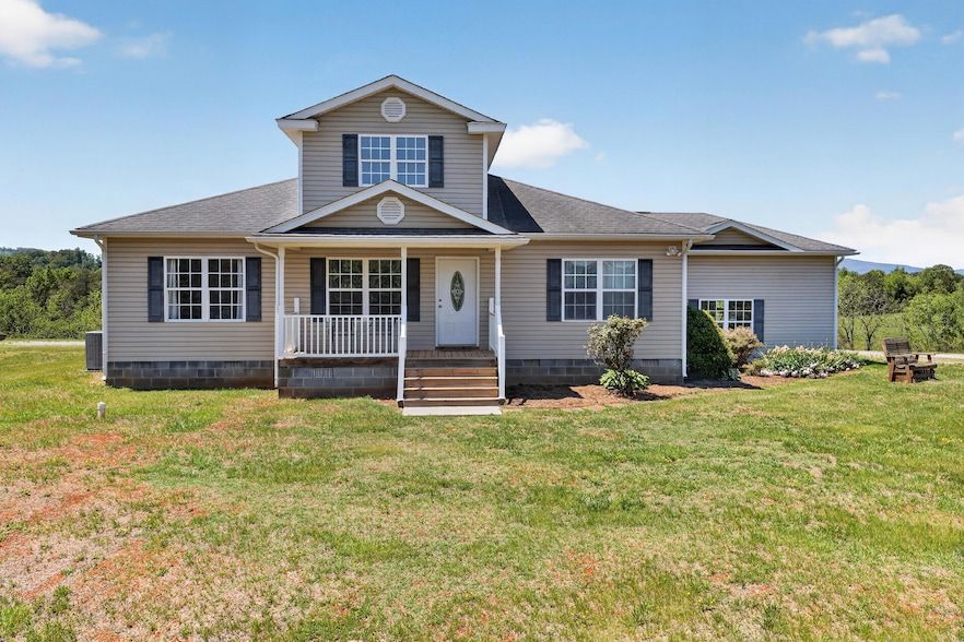 Land Listing Agent Photo