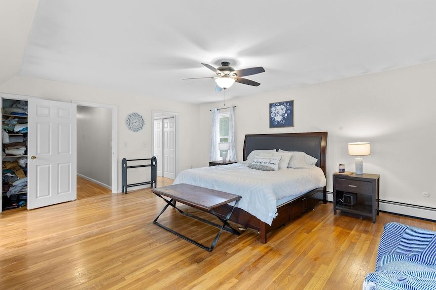 Land Listing Agent Photo