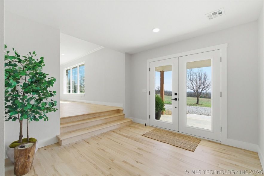 Land Listing Agent Photo