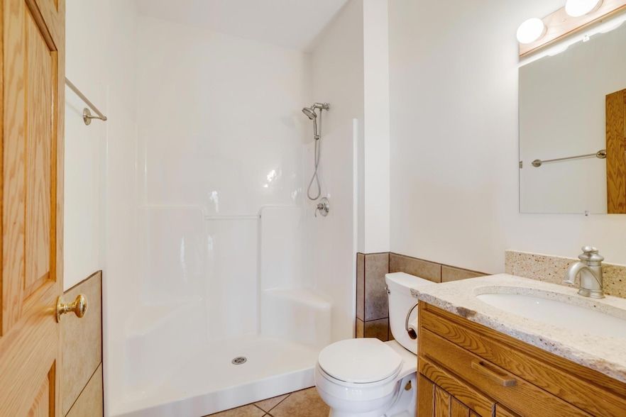 Land Listing Agent Photo