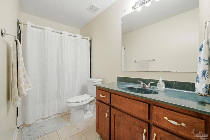 Land Listing Agent Photo