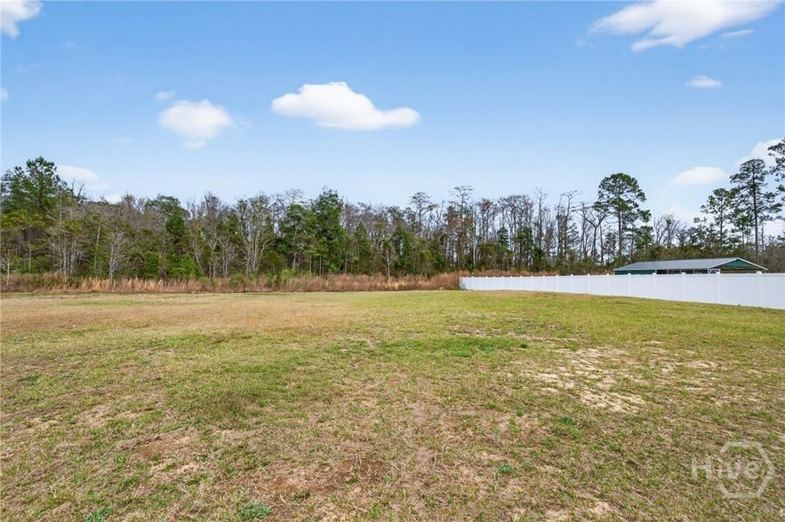 Land Listing Agent Photo