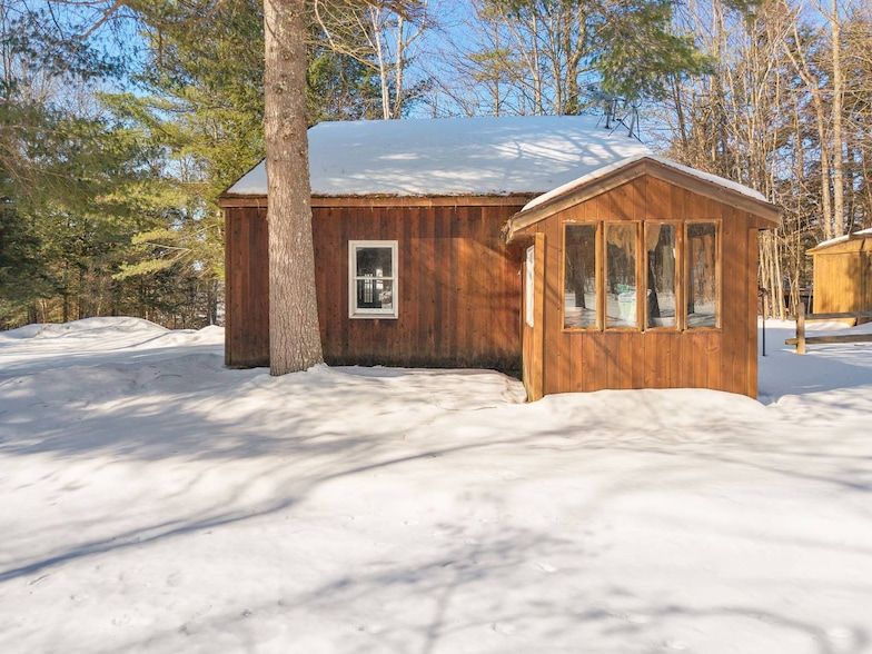 Land Listing Agent Photo