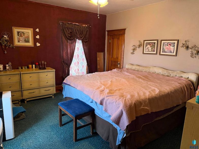 Land Listing Agent Photo