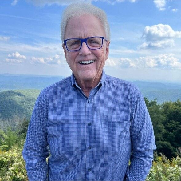 Land Listing Agent Photo