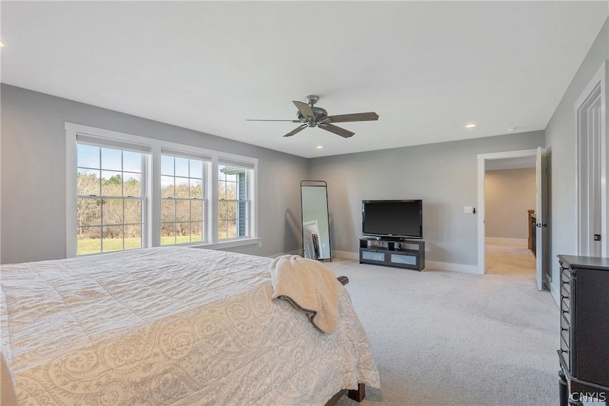 Land Listing Agent Photo