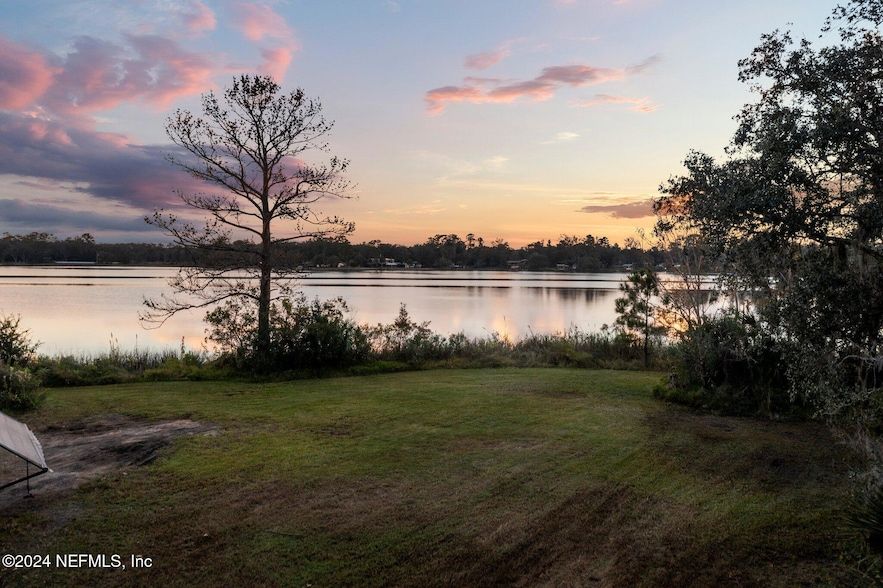 Land Listing Agent Photo