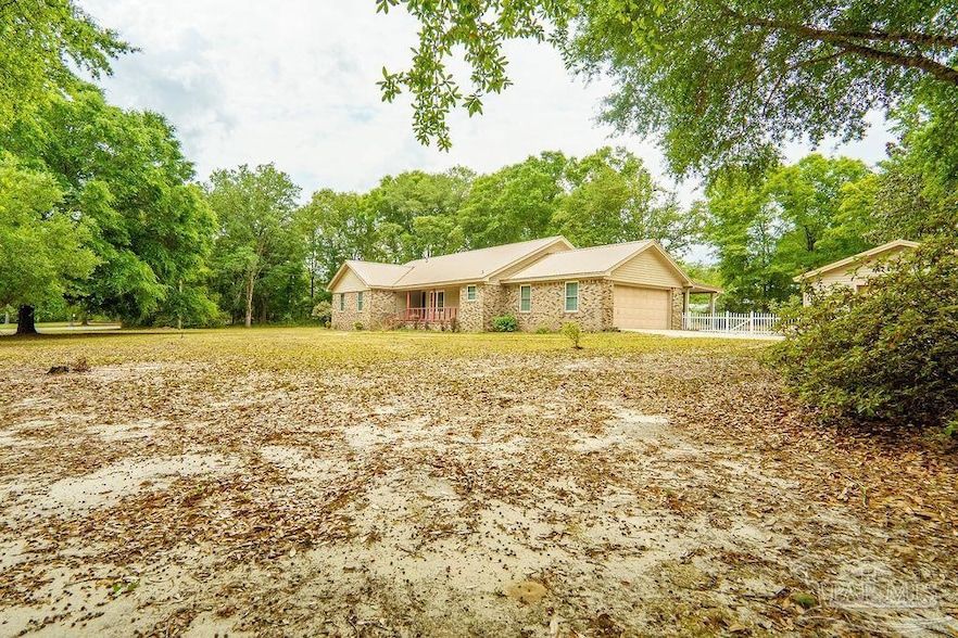Land Listing Agent Photo