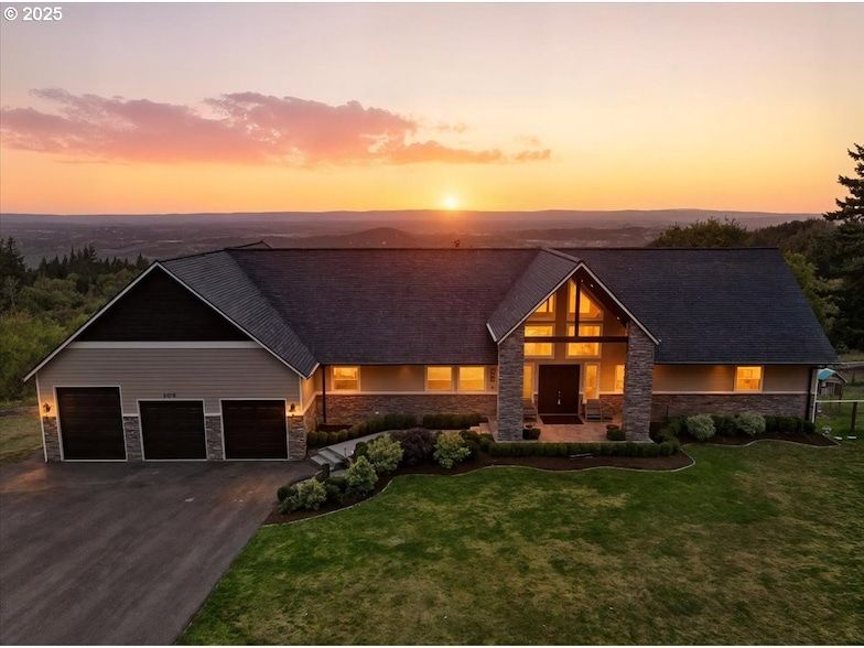 Land Listing Agent Photo