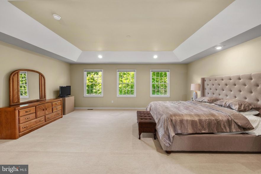 Land Listing Agent Photo