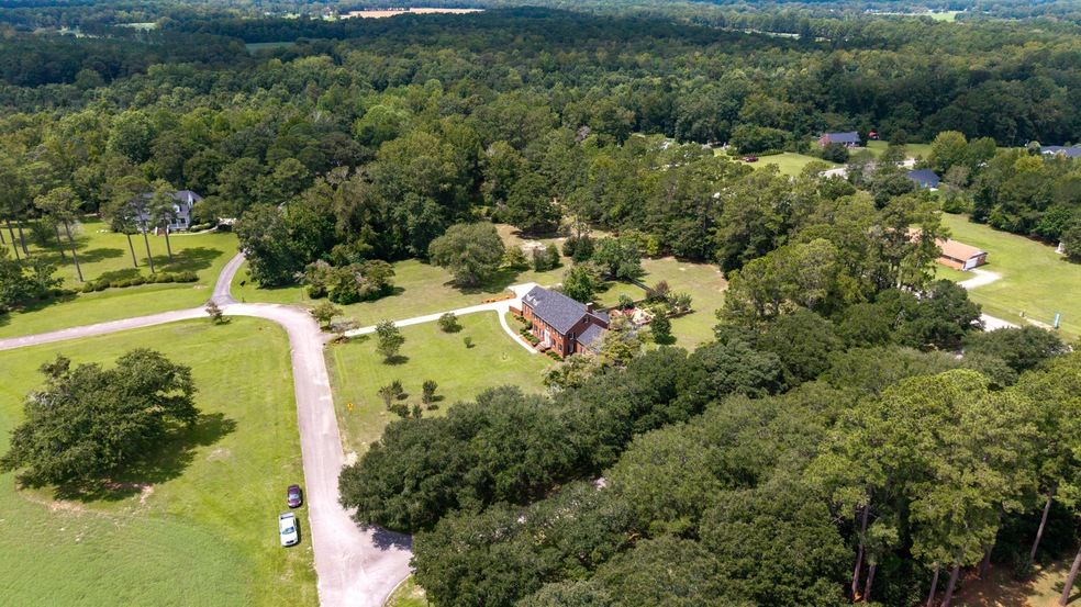 Land Listing Agent Photo